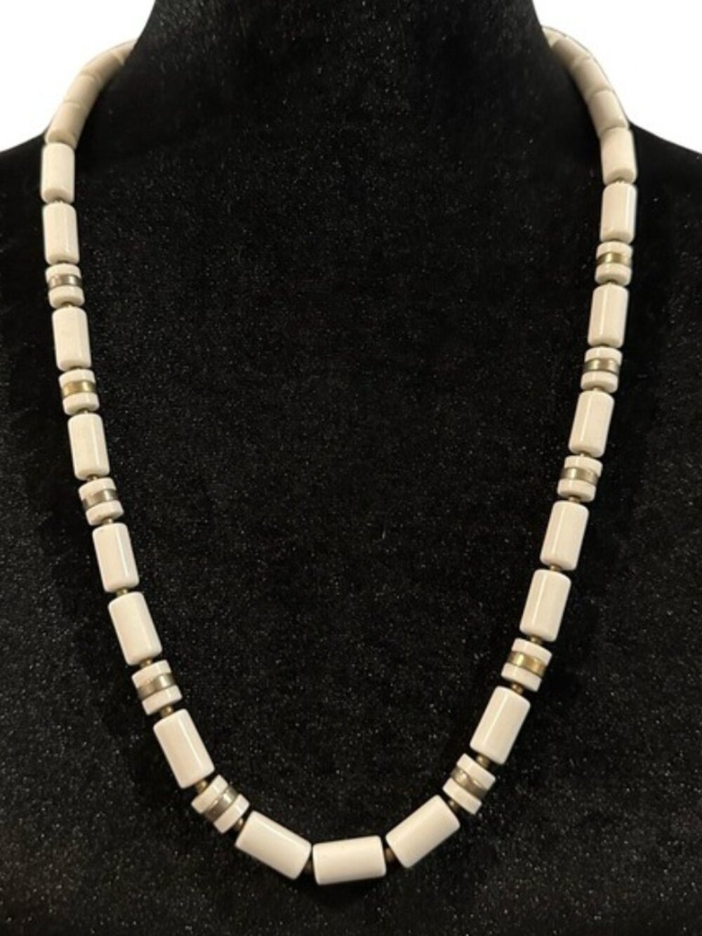 Vintage Beaded Necklace White Gold Tone 28 Inch Length Barrel Clasp Womens